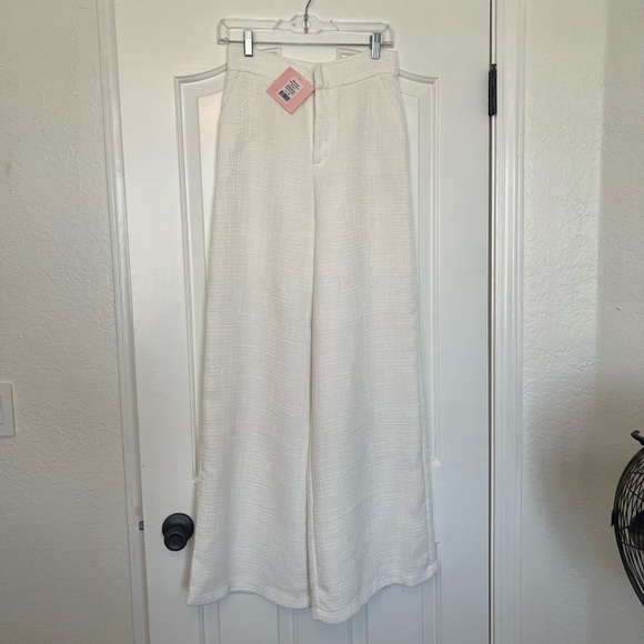 SHOWPO ADELAIDE TWO PIECE WIDE LEG SET IN WHITE - Picture 6 of 6